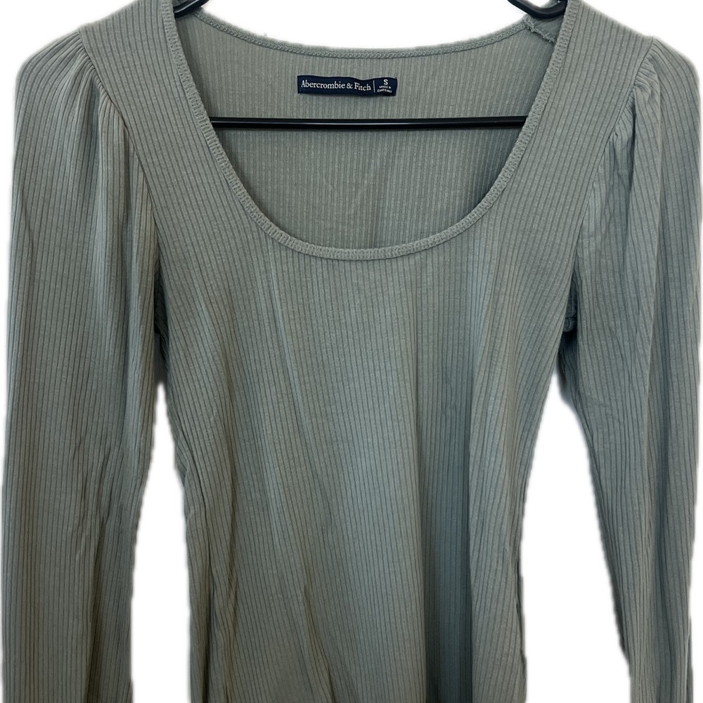Abercrombie & Fitch Ribbed Long sleeve with Bubble Sleeves size small